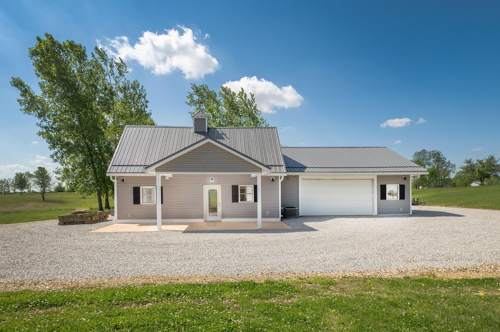 Photo of 11540 Airport Road, Mount Vernon, OH 43050 (MLS # 226017847)