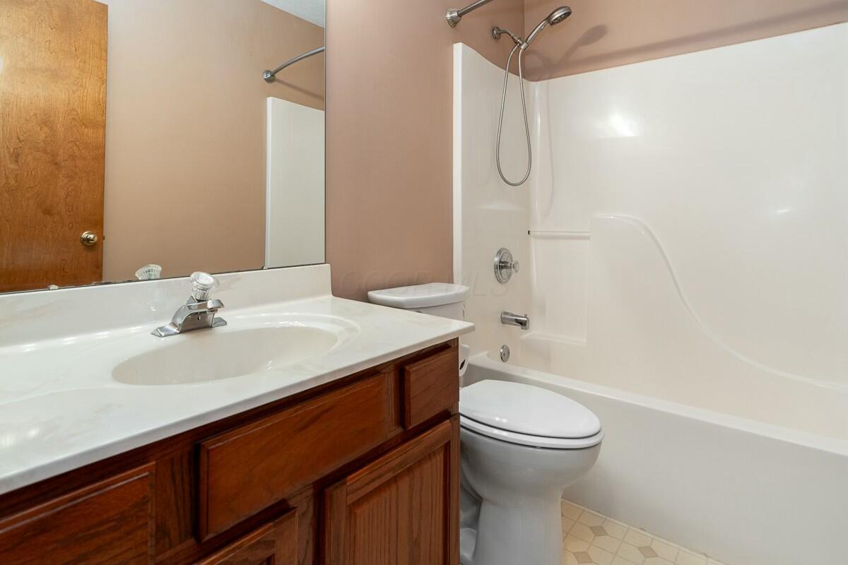 8956 Kingsley Drive, Reynoldsburg, Ohio image 31