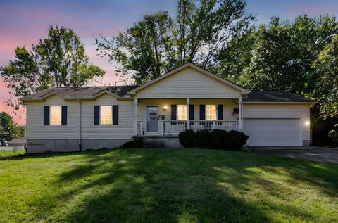 Photo of 2630 Glenn Circle, Zanesville, OH 43701 (MLS # 225038037)