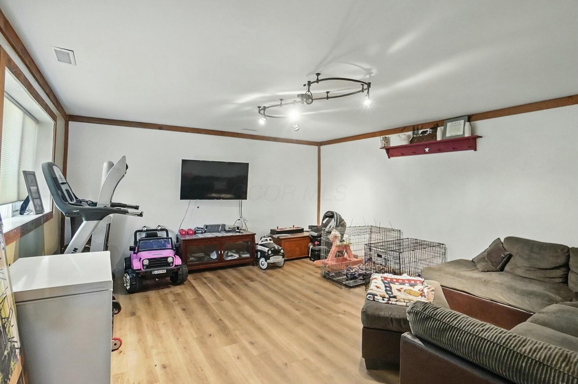680 Suncrest Drive, Springfield, Ohio image 17