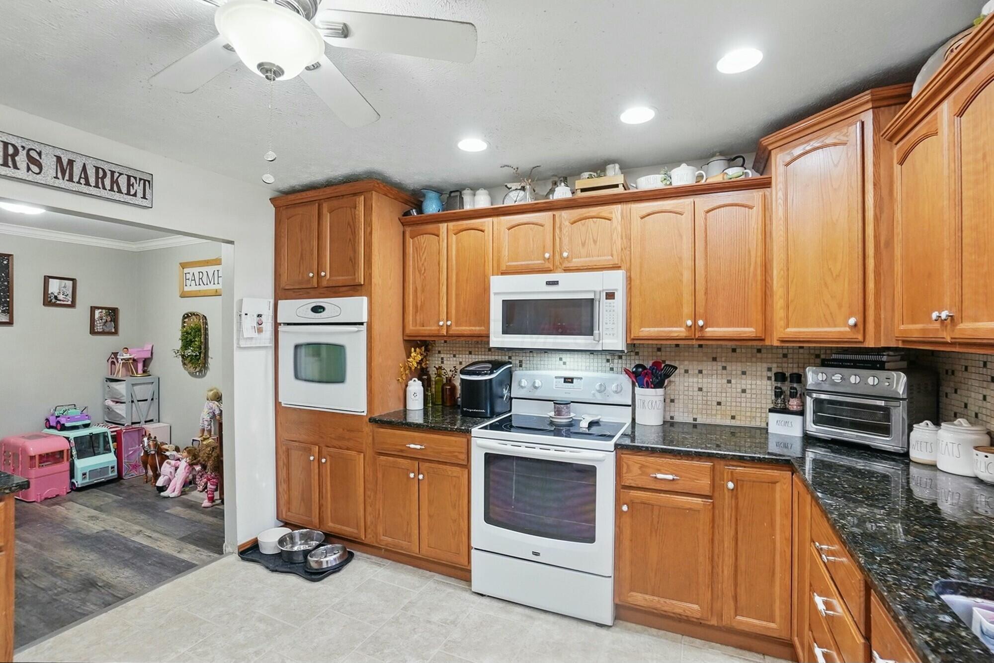 680 Suncrest Drive, Springfield, Ohio image 25