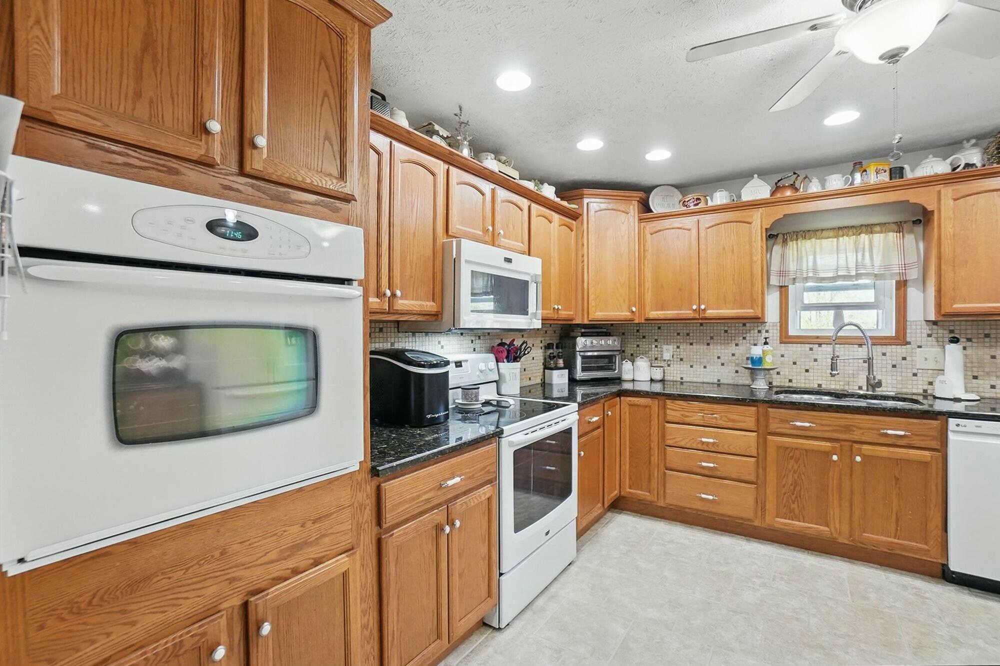 680 Suncrest Drive, Springfield, Ohio image 27
