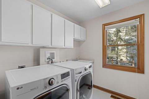 Tiny photo for 2890 Nantucket, Lewis Center, OH 43035 (MLS # 226002537)