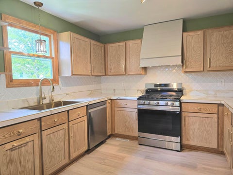 Tiny photo for 1 Banbury, Athens, OH 45701 (MLS # 226027009)