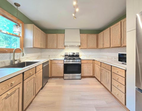 Tiny photo for 1 Banbury, Athens, OH 45701 (MLS # 226027009)