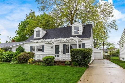 Photo of 4235 Ashgrove Drive, Grove City, OH 43123 (MLS # 226014669)