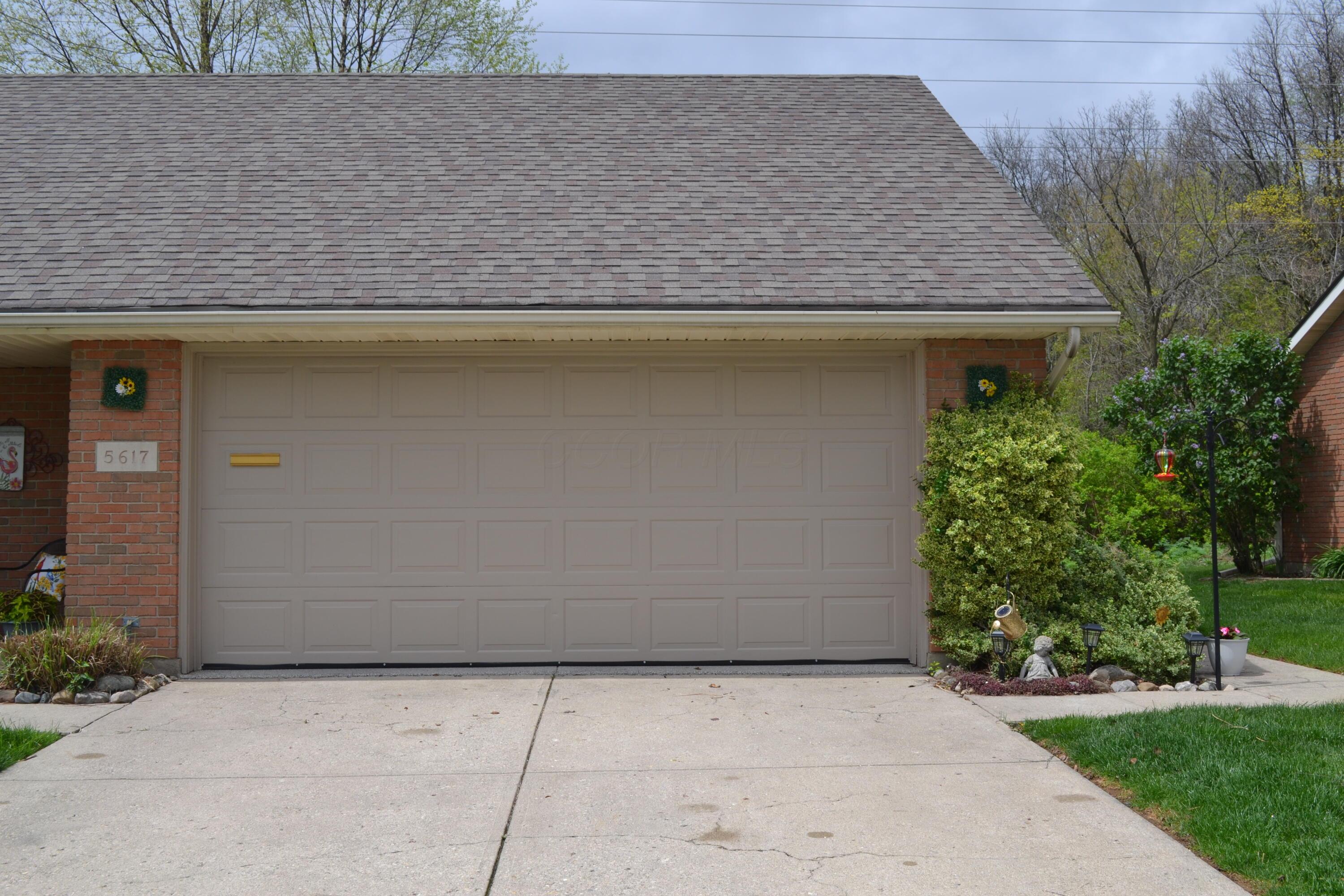 5617 Calais Drive, Springfield, Ohio image 4