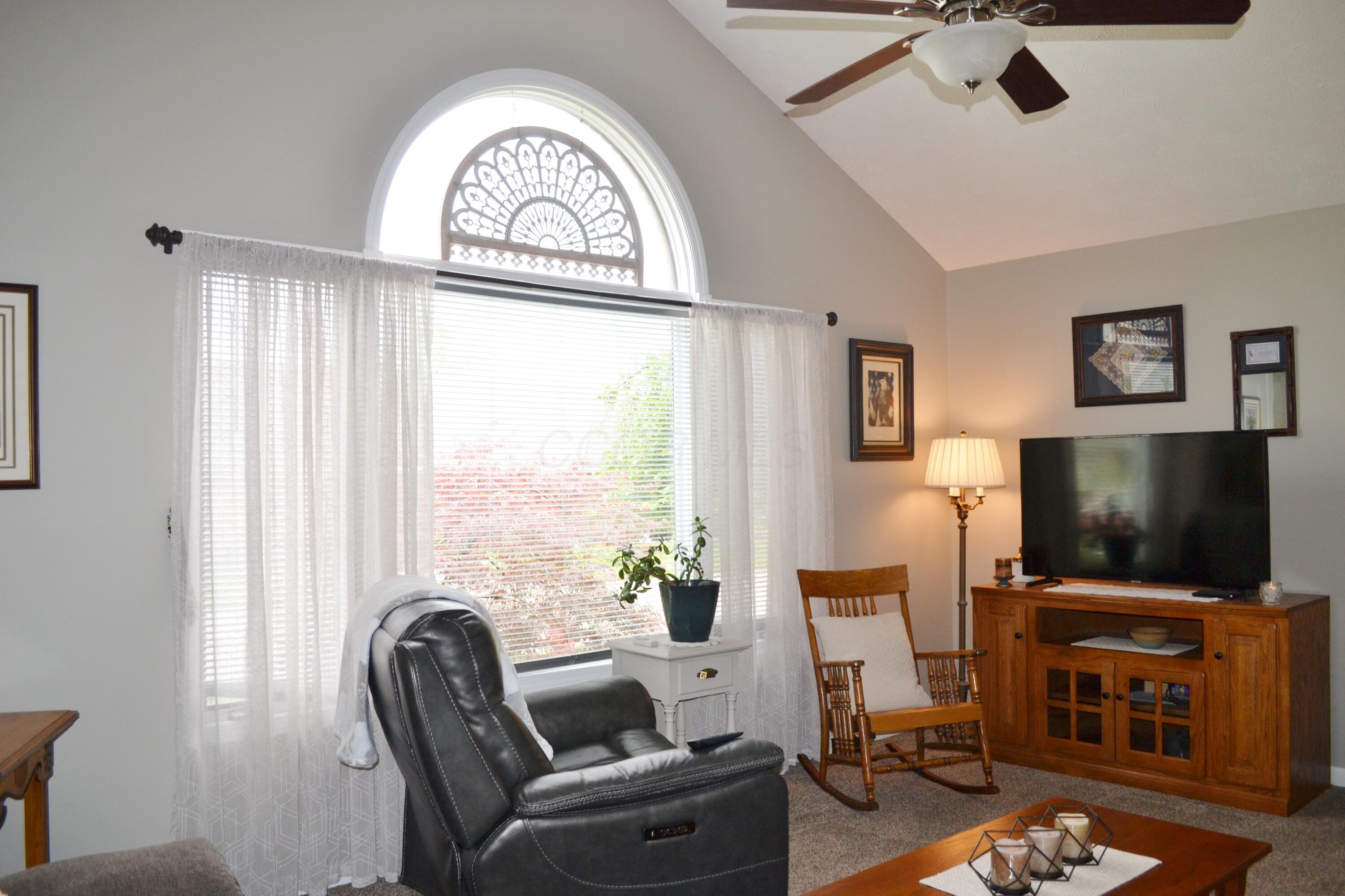 5617 Calais Drive, Springfield, Ohio image 12
