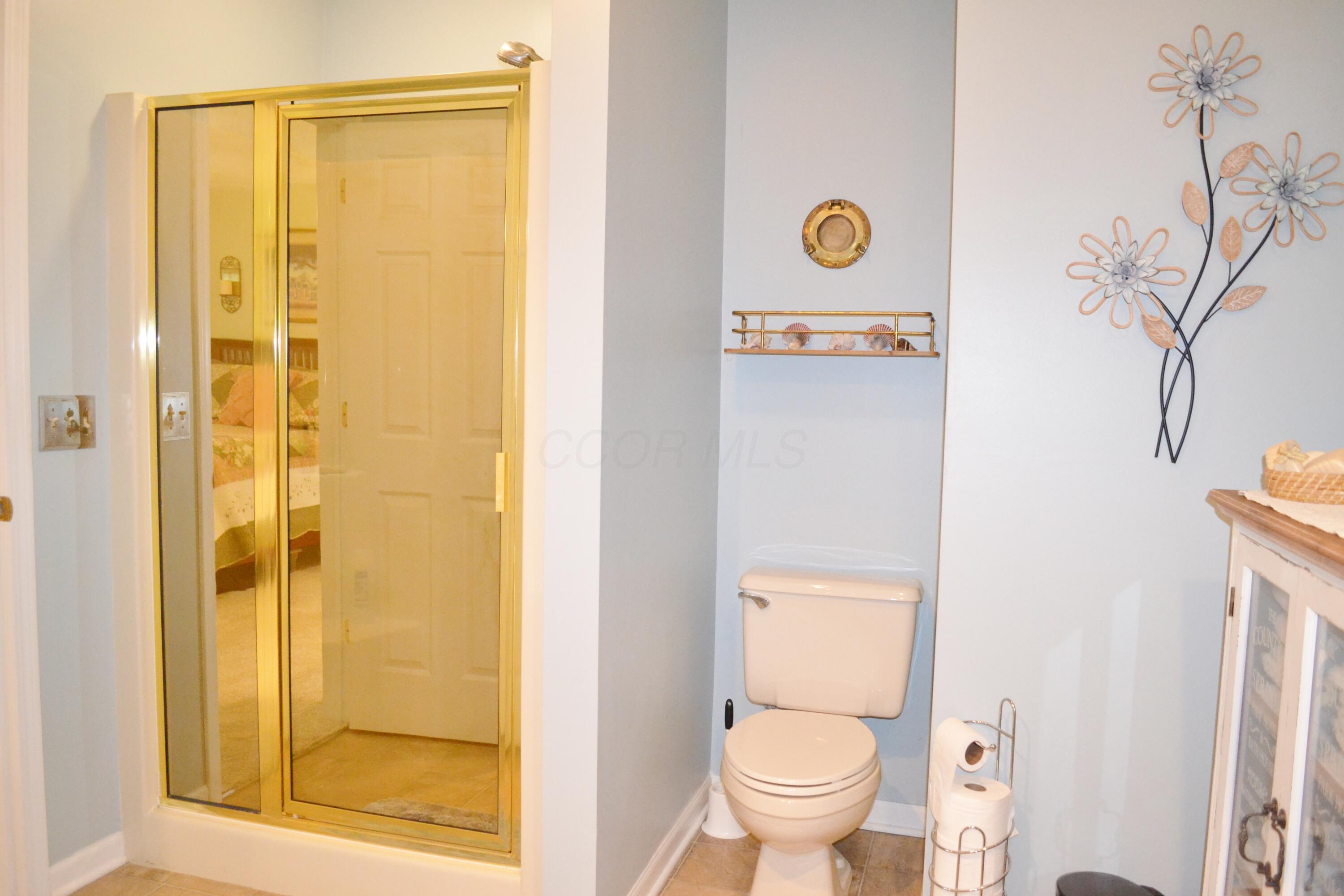 5617 Calais Drive, Springfield, Ohio image 36