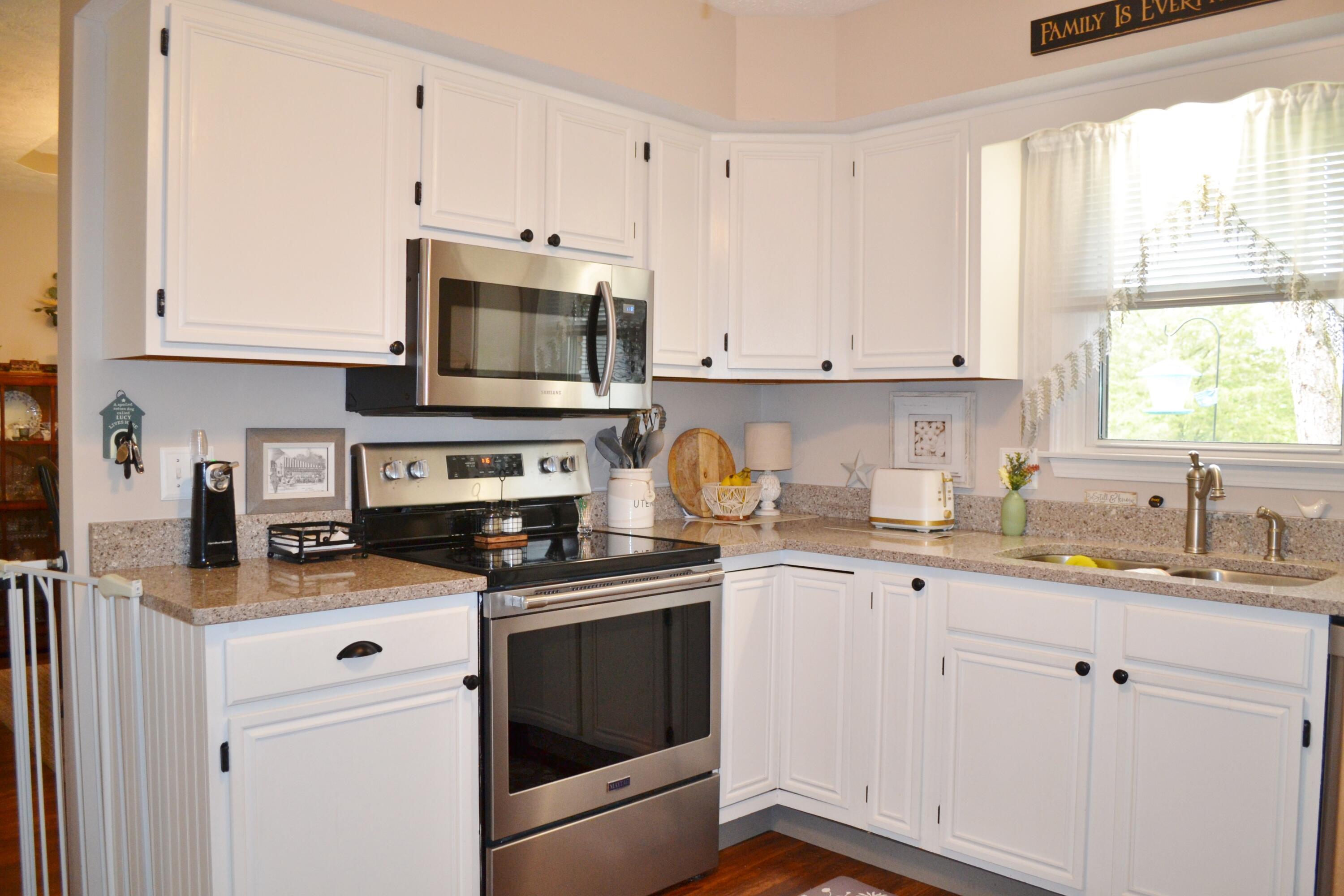 5617 Calais Drive, Springfield, Ohio image 24