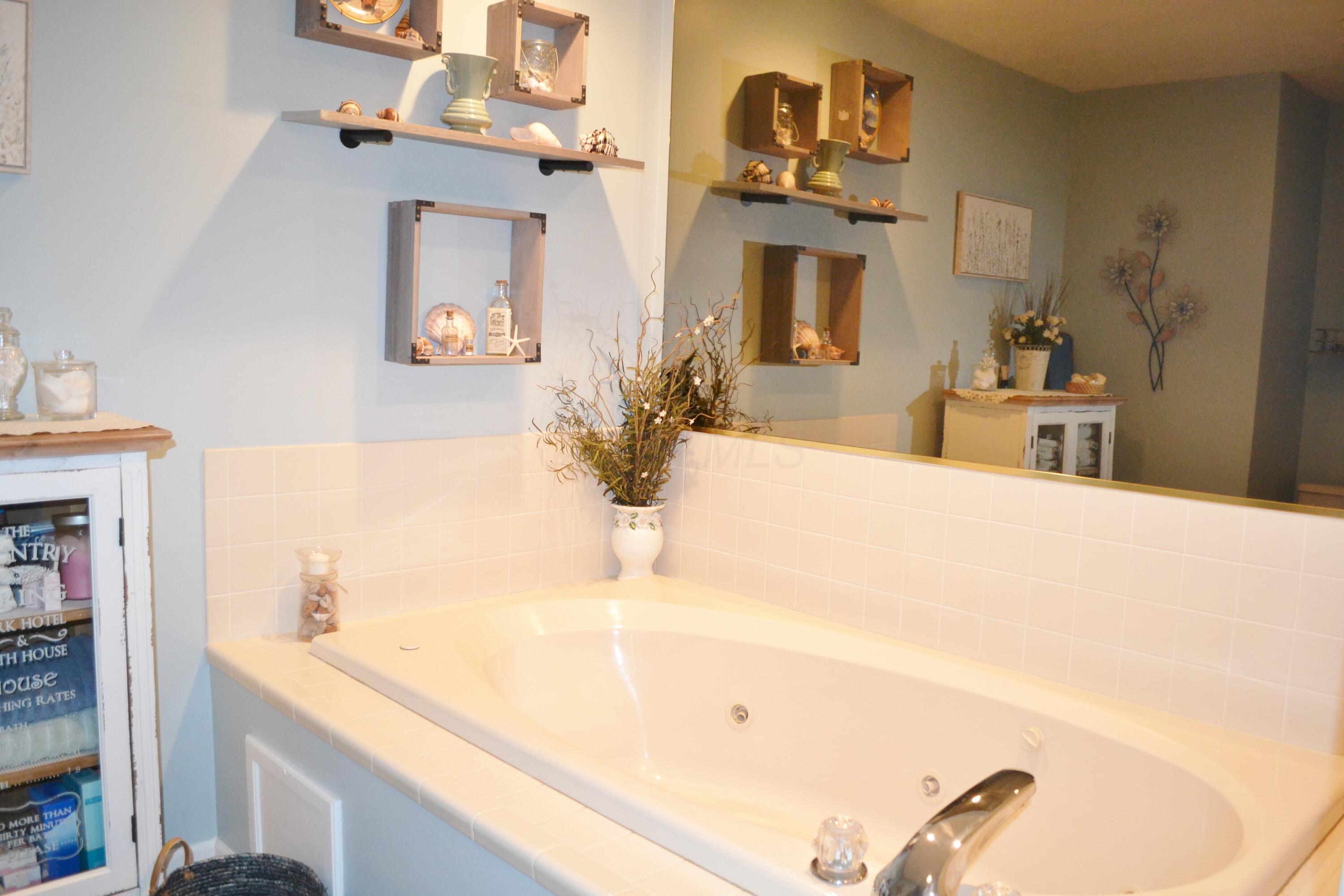 5617 Calais Drive, Springfield, Ohio image 35
