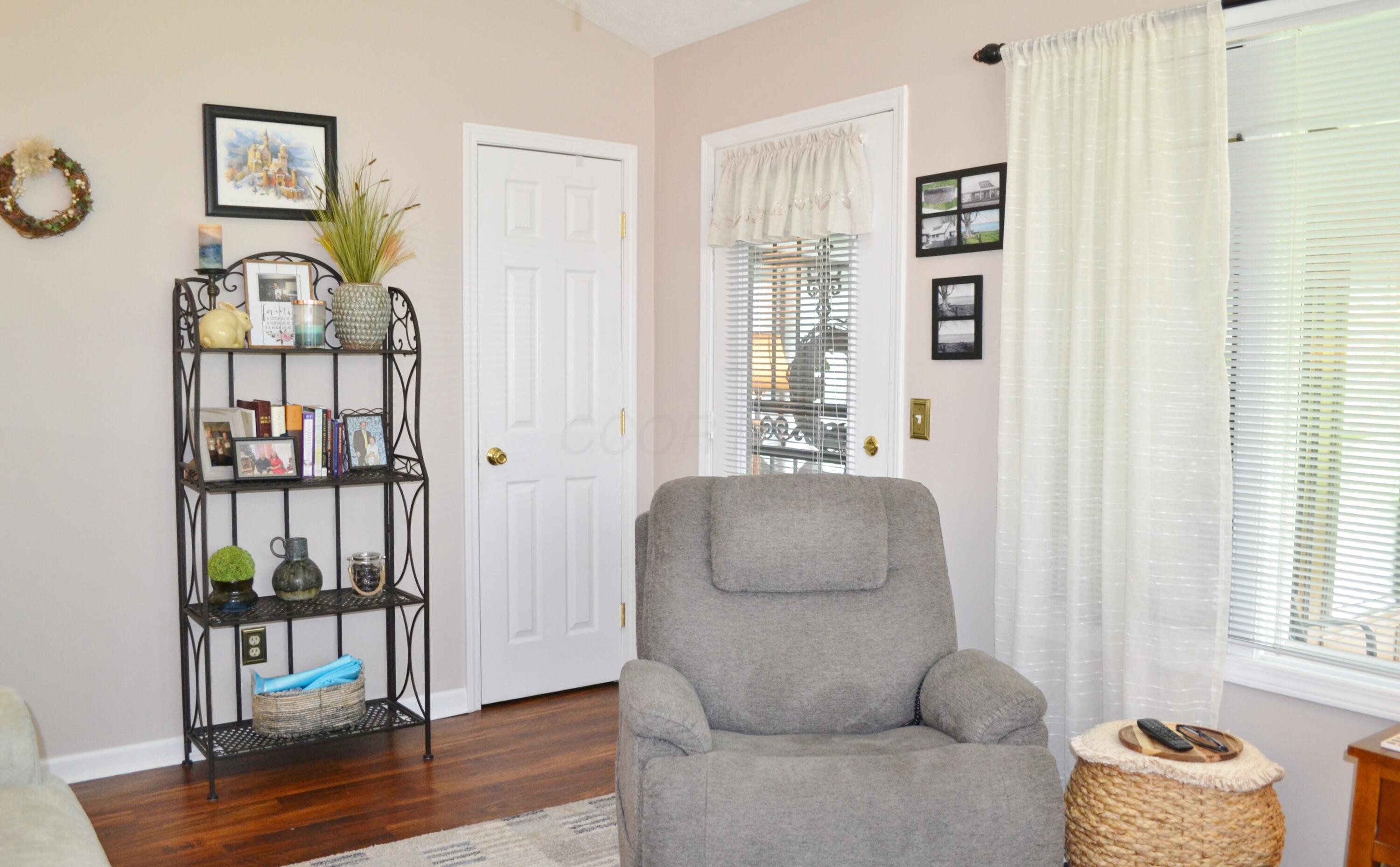 5617 Calais Drive, Springfield, Ohio image 18