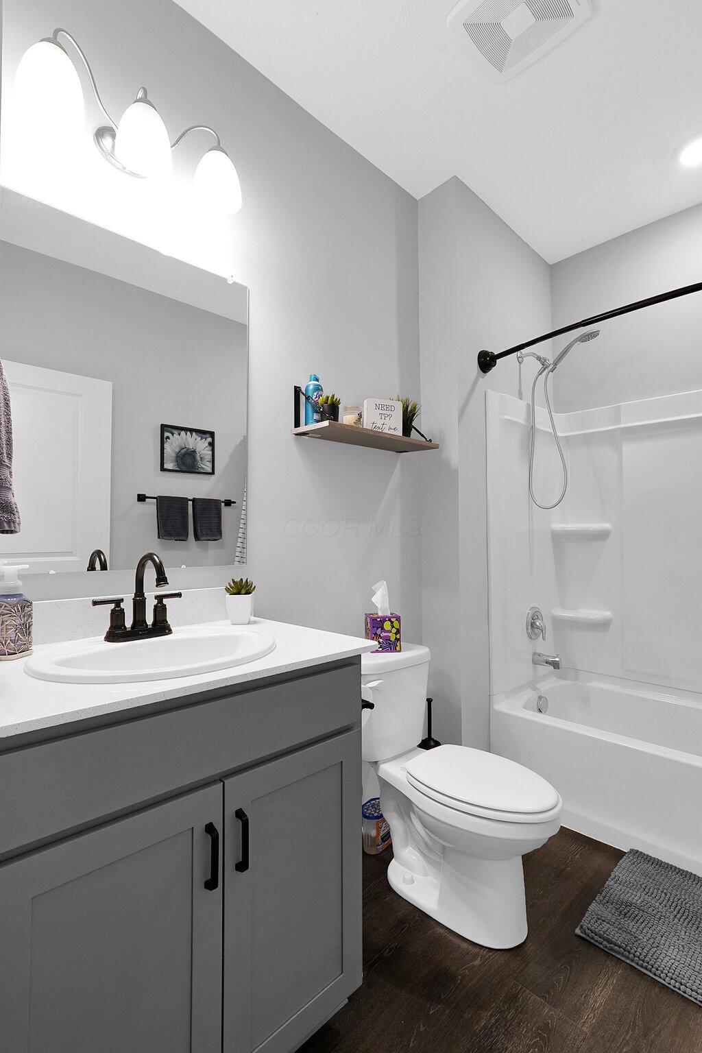 1390 Hemetite Drive, Grove City, Ohio image 29