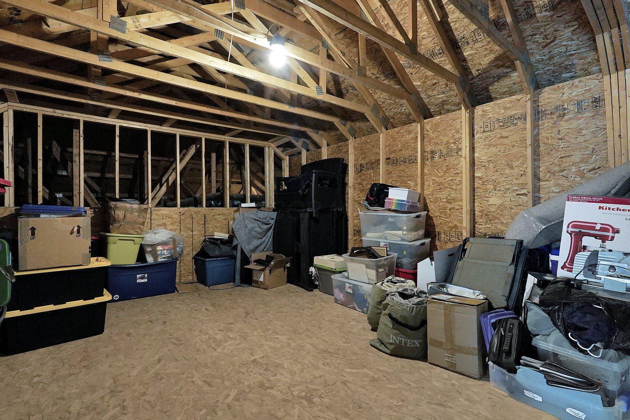 1390 Hemetite Drive, Grove City, Ohio image 32