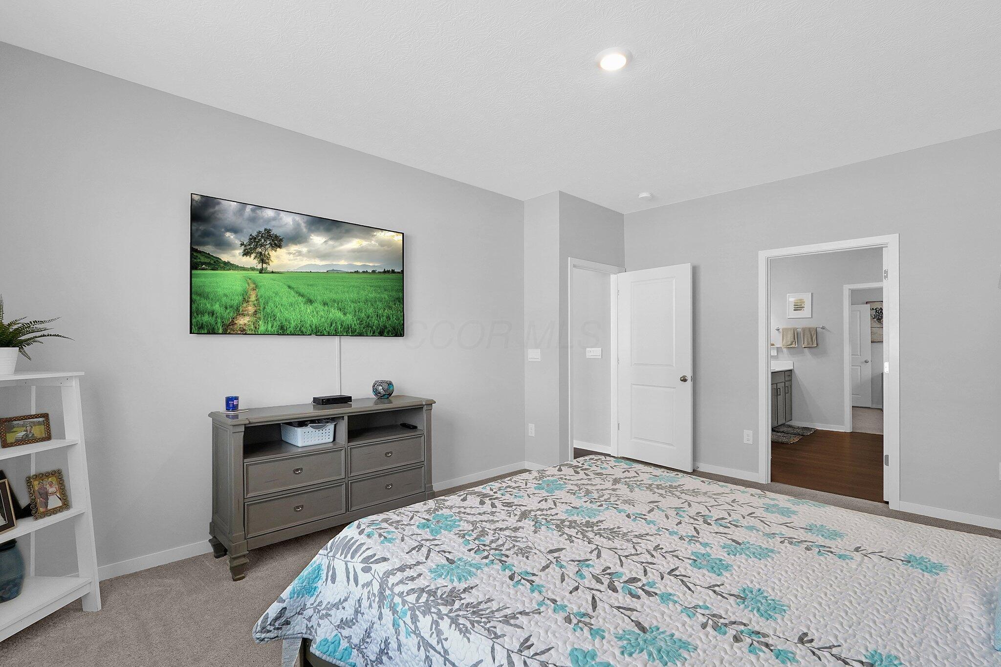1390 Hemetite Drive, Grove City, Ohio image 18