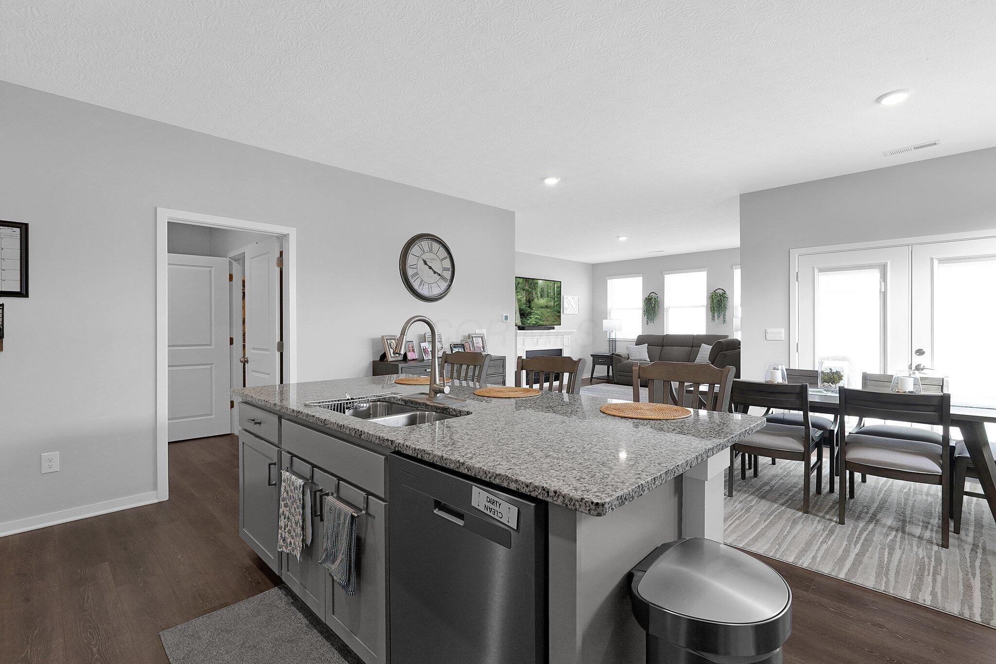 1390 Hemetite Drive, Grove City, Ohio image 11