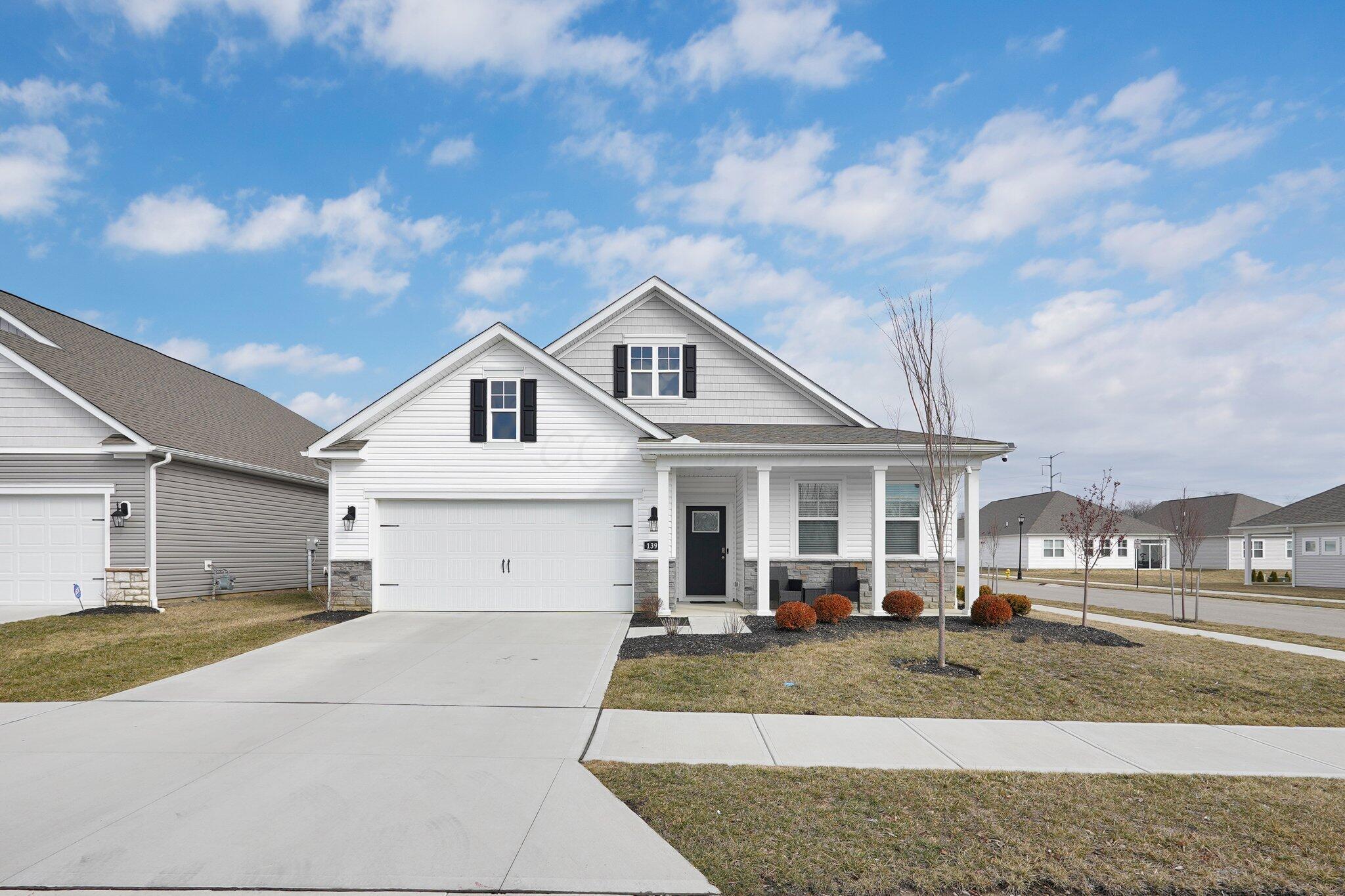 1390 Hemetite Drive, Grove City, Ohio image 2