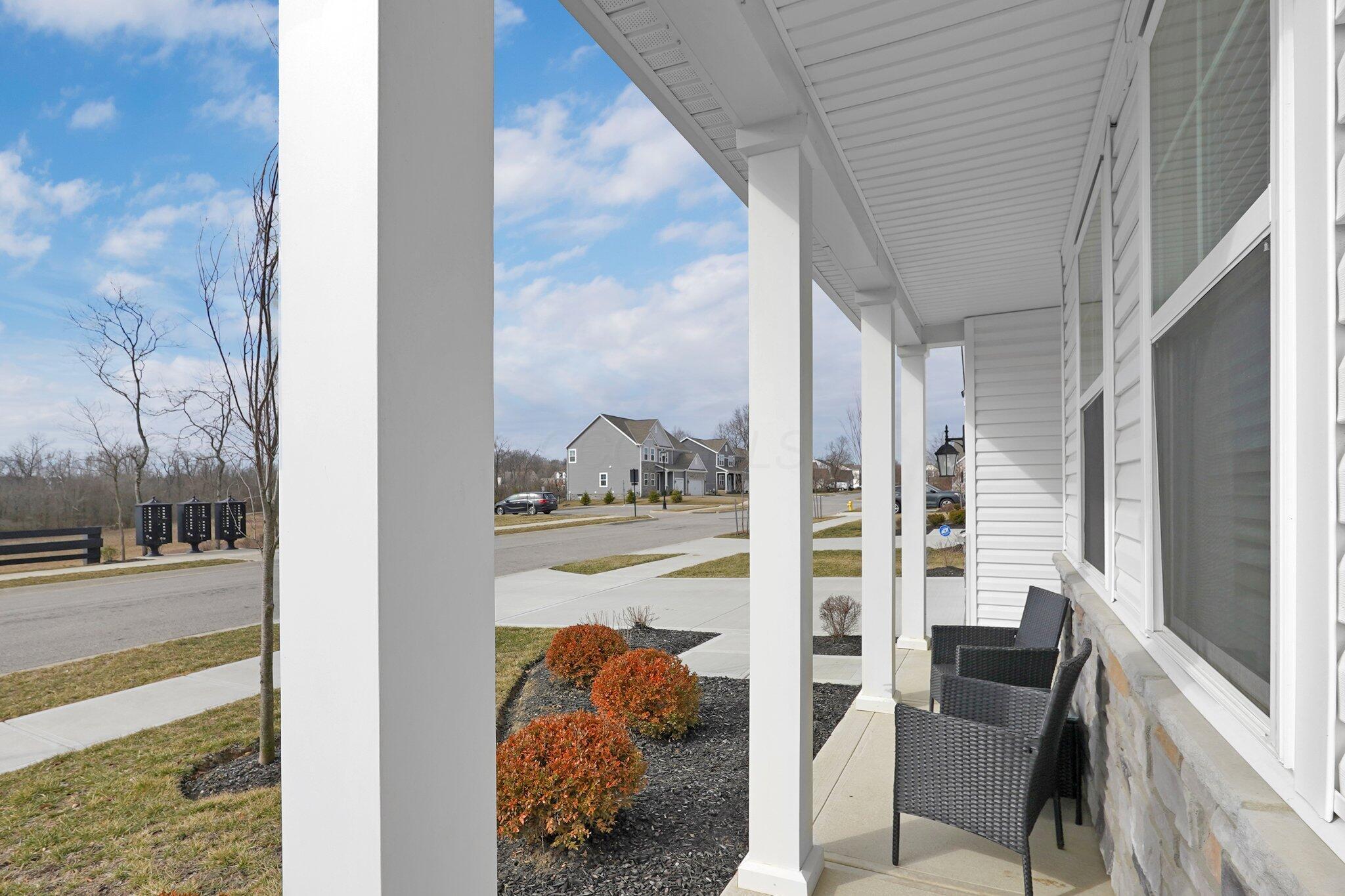 1390 Hemetite Drive, Grove City, Ohio image 6
