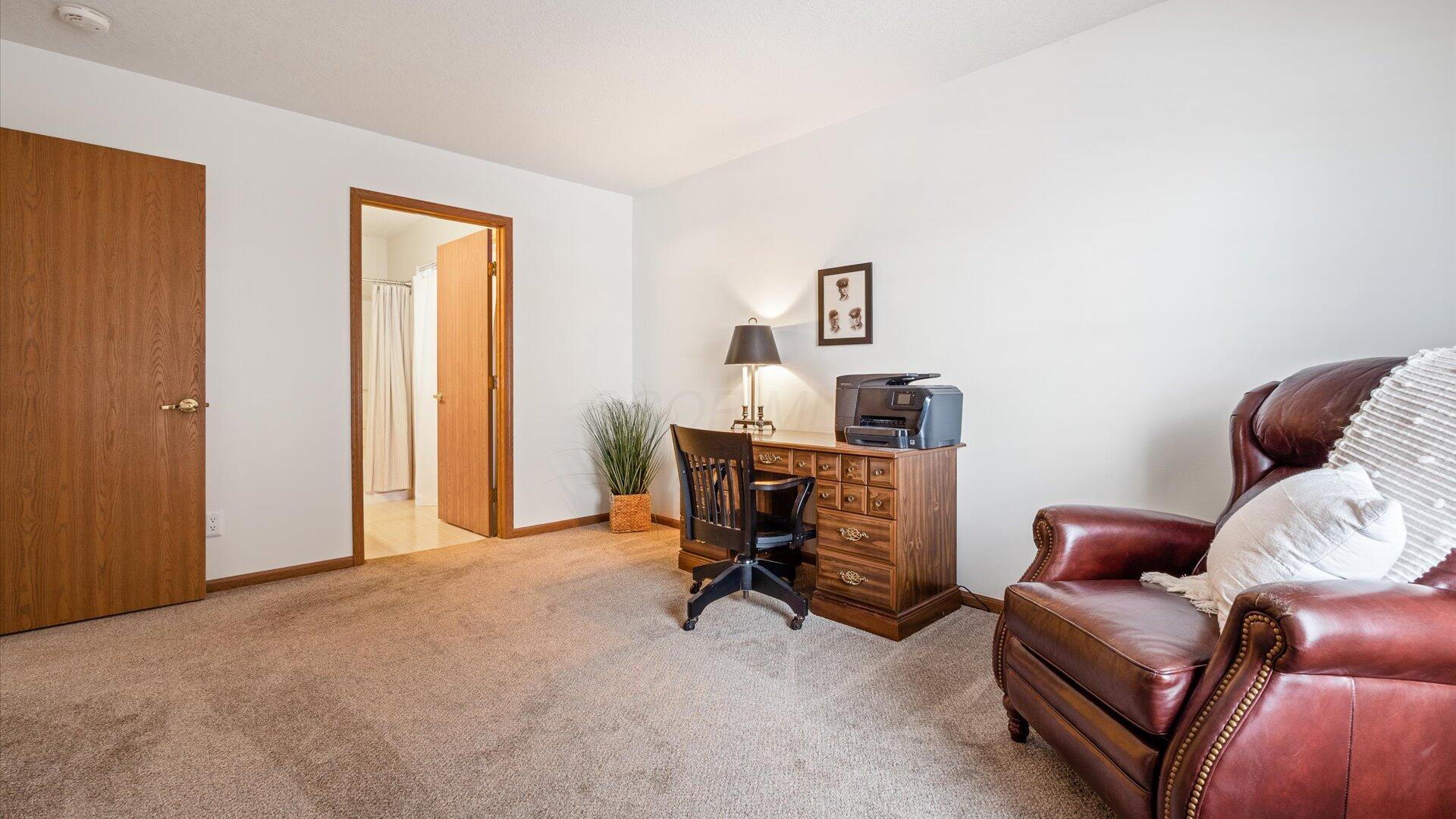 1377 Hillview Circle, Newark, Ohio image 17