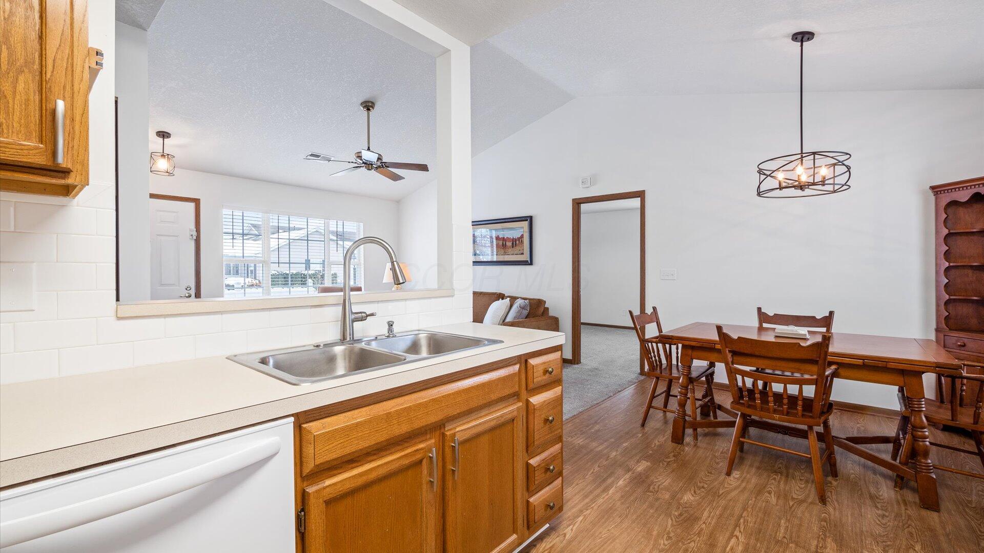 1377 Hillview Circle, Newark, Ohio image 10