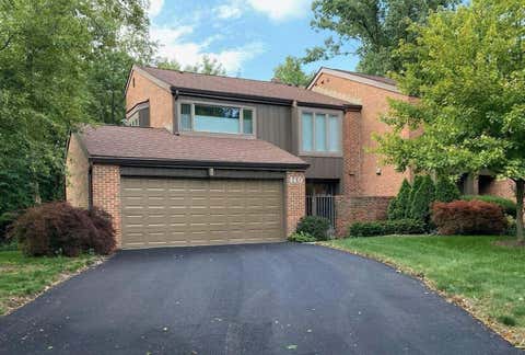 Photo of 140 Glen Circle, Worthington, OH 43085 (MLS # 226029486)
