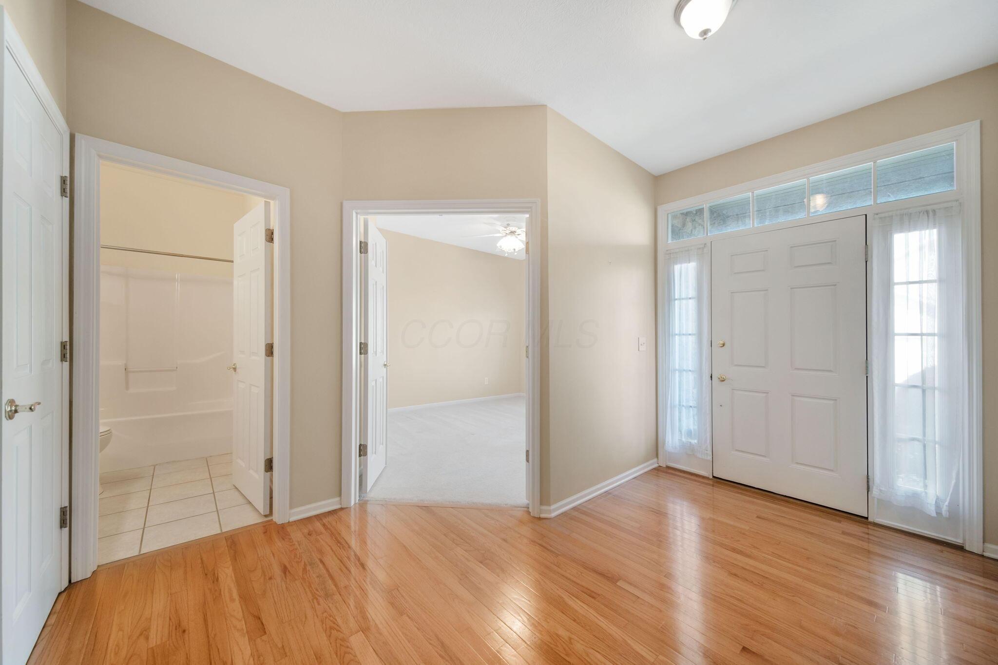 5931 Coventry Hurst Lane, Hilliard, Ohio image 10