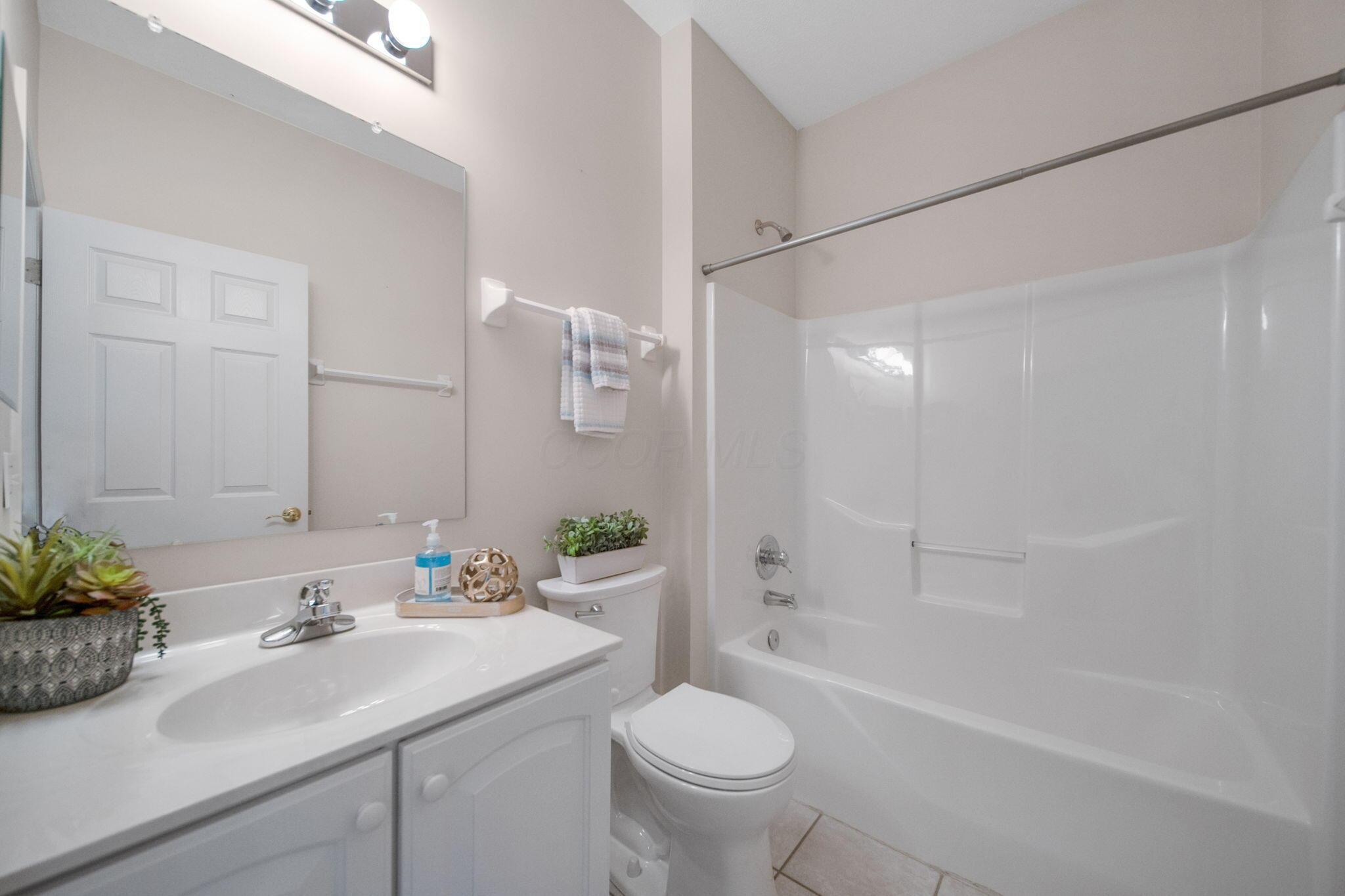 5931 Coventry Hurst Lane, Hilliard, Ohio image 31