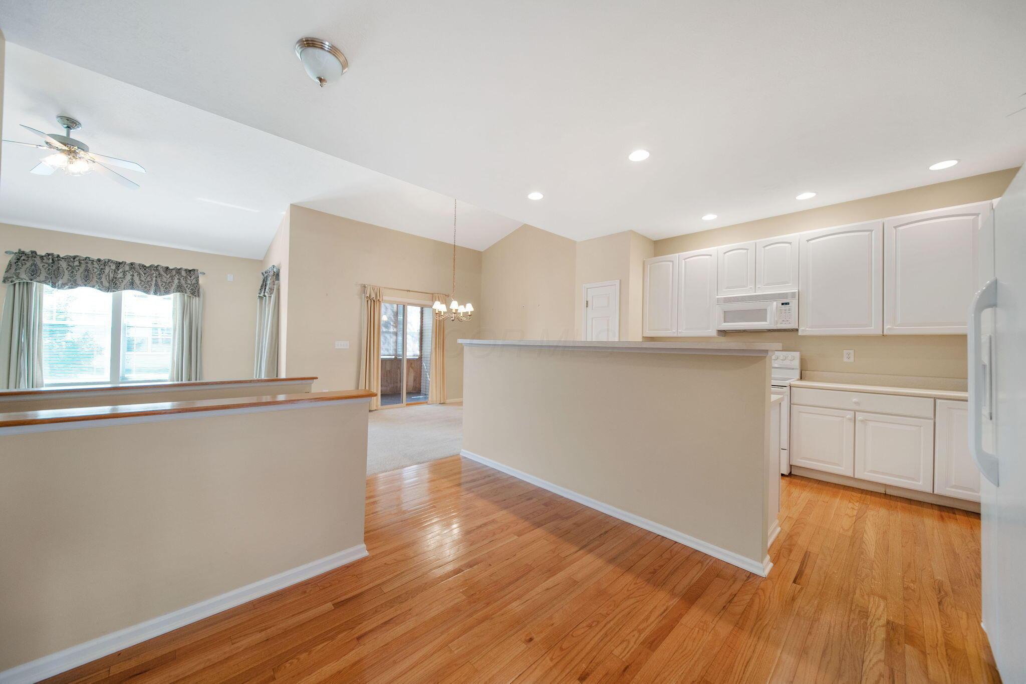 5931 Coventry Hurst Lane, Hilliard, Ohio image 13