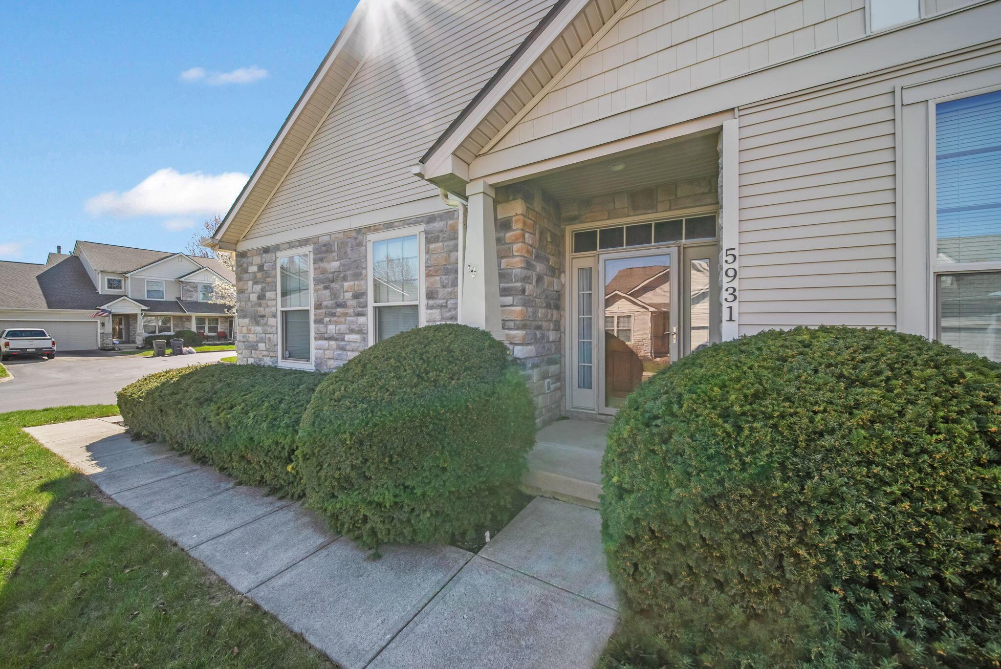 5931 Coventry Hurst Lane, Hilliard, Ohio image 3