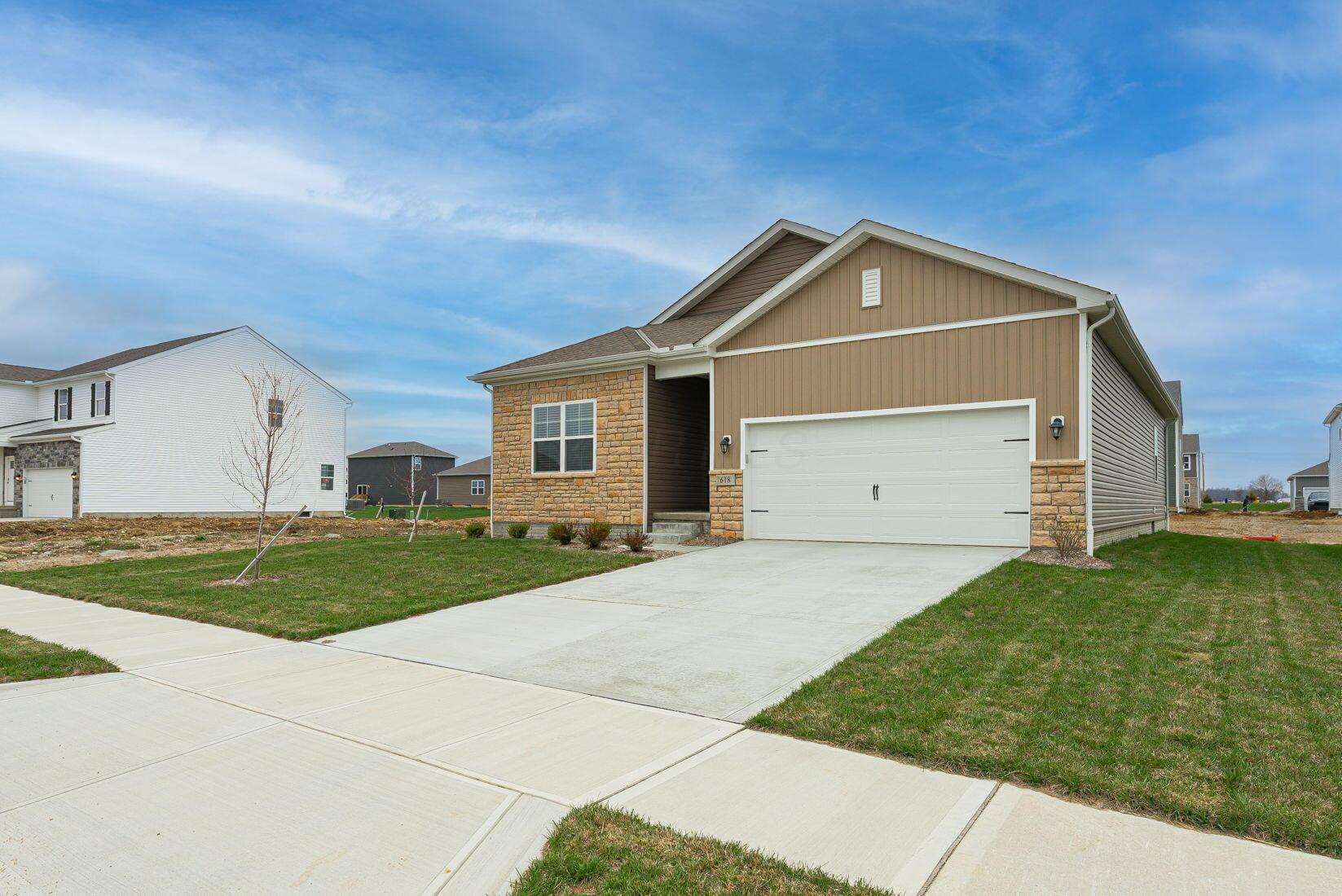 618 Florence Drive, Plain City, Ohio image 2