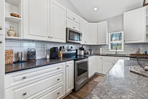 Tiny photo for 85 Dana Avenue, Columbus, OH 43222 (MLS # 226014257)
