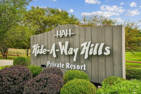 Tiny photo for 4 Hide-A-Way Hills Lane, Sugar Grove, OH 43155 (MLS # 226005540)