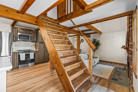 Tiny photo for 4 Hide-A-Way Hills Lane, Sugar Grove, OH 43155 (MLS # 226005540)