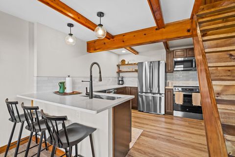 Tiny photo for 4 Hide-A-Way Hills Lane, Sugar Grove, OH 43155 (MLS # 226005540)