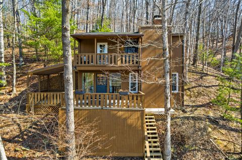 Photo of 4 Hide-A-Way Hills Lane, Sugar Grove, OH 43155 (MLS # 226005540)