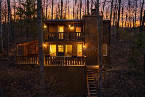 Tiny photo for 4 Hide-A-Way Hills Lane, Sugar Grove, OH 43155 (MLS # 226005540)