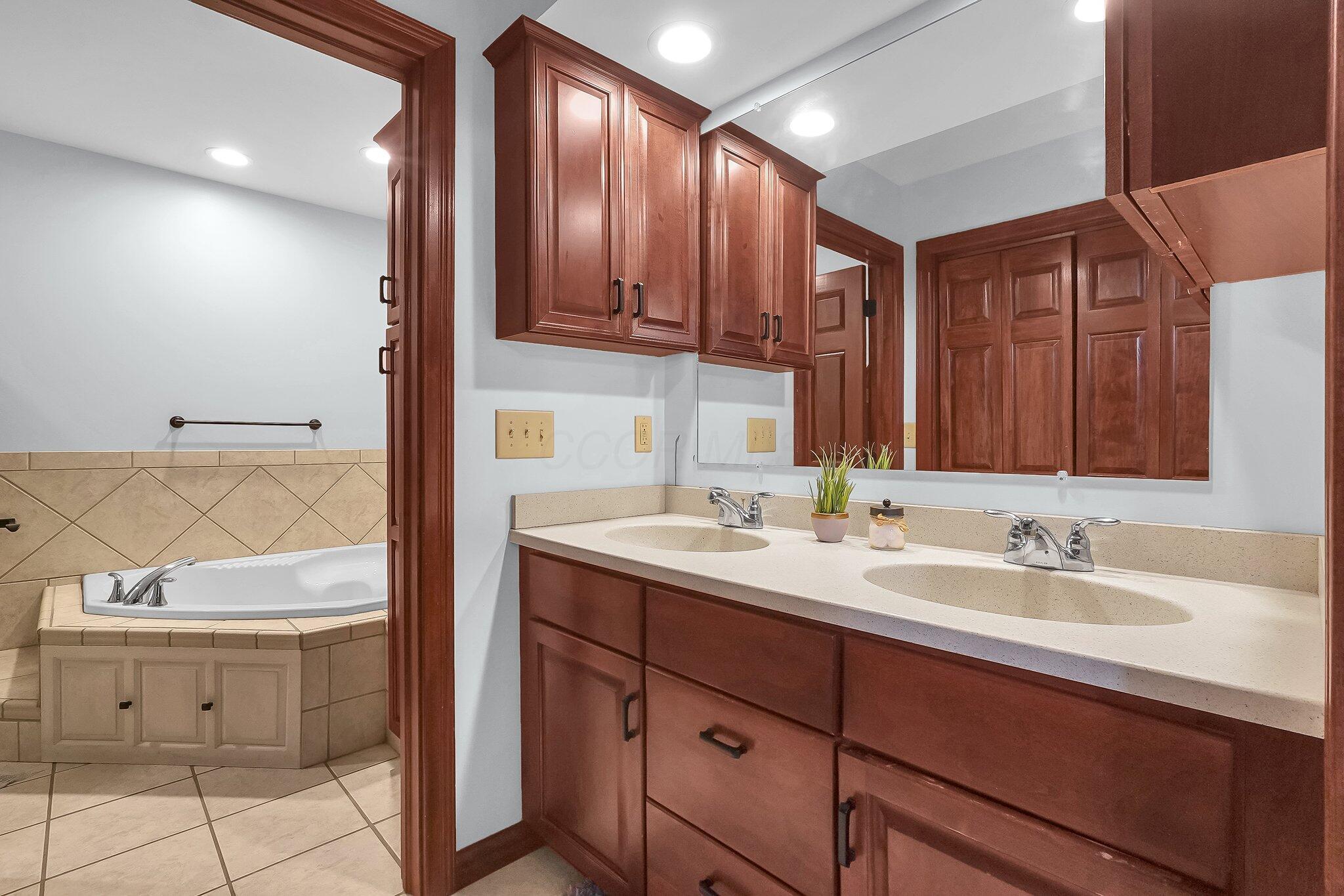 1574 Brooke Park Drive, Circleville, Ohio image 18