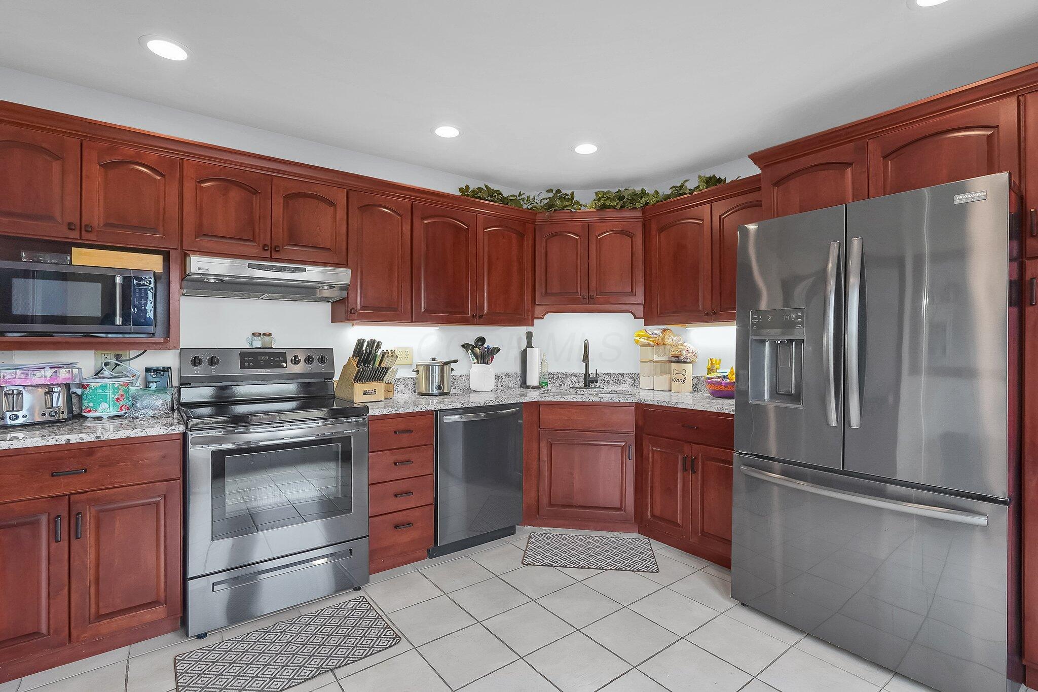 1574 Brooke Park Drive, Circleville, Ohio image 13