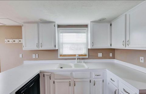 Tiny photo for 2721 Woodland Trail Drive, Columbus, OH 43231 (MLS # 225045395)