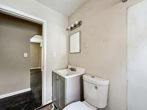 Tiny photo for 611 Whitethorne Avenue, Columbus, OH 43223 (MLS # 225037440)
