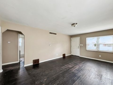 Tiny photo for 611 Whitethorne Avenue, Columbus, OH 43223 (MLS # 225037440)