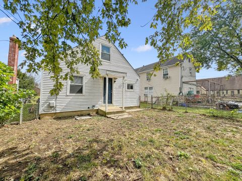 Tiny photo for 611 Whitethorne Avenue, Columbus, OH 43223 (MLS # 225037440)