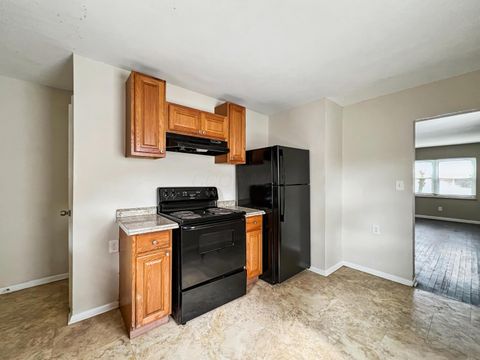 Tiny photo for 611 Whitethorne Avenue, Columbus, OH 43223 (MLS # 225037440)