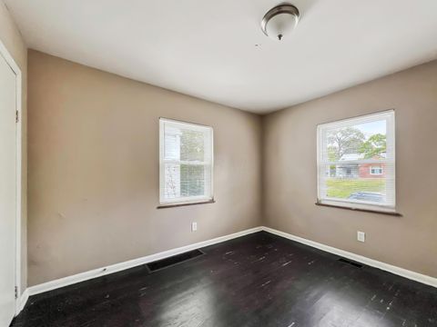 Tiny photo for 611 Whitethorne Avenue, Columbus, OH 43223 (MLS # 225037440)