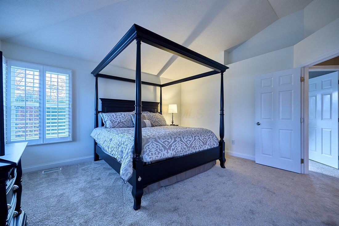 7077 Fernridge Drive, New Albany, Ohio image 22