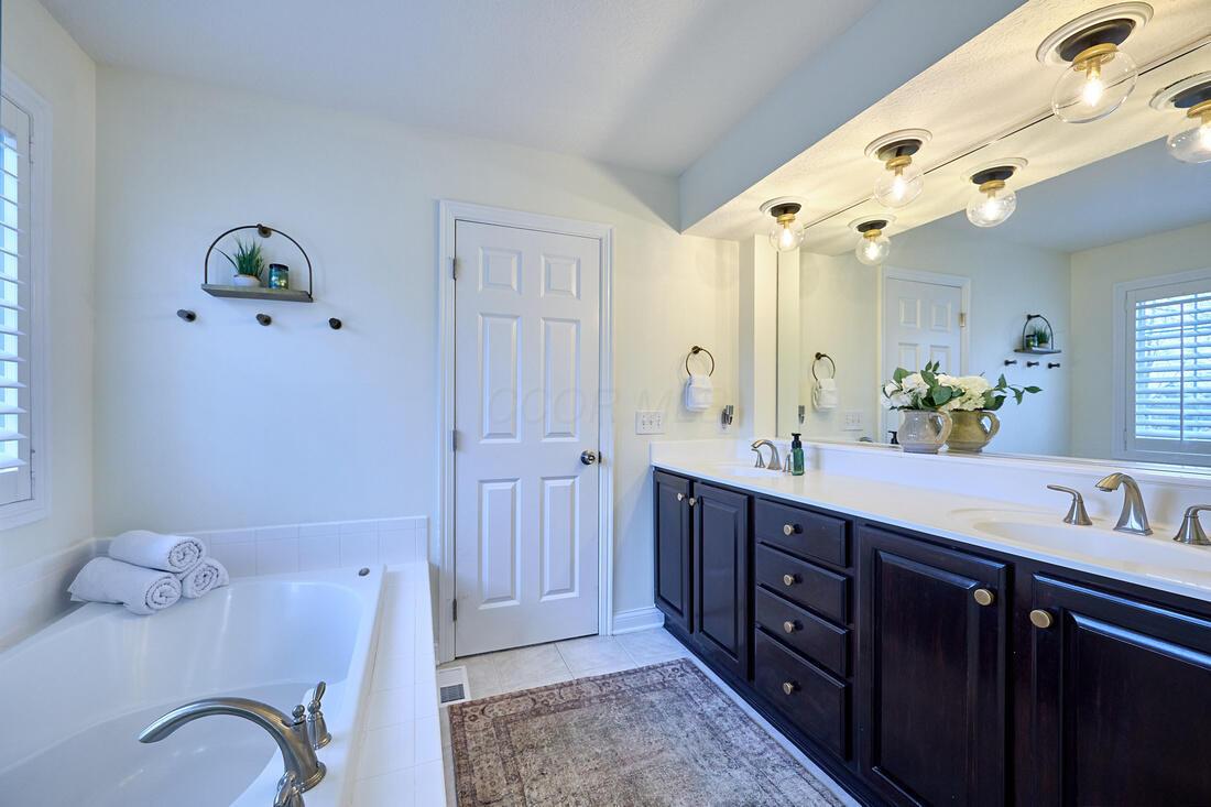 7077 Fernridge Drive, New Albany, Ohio image 26