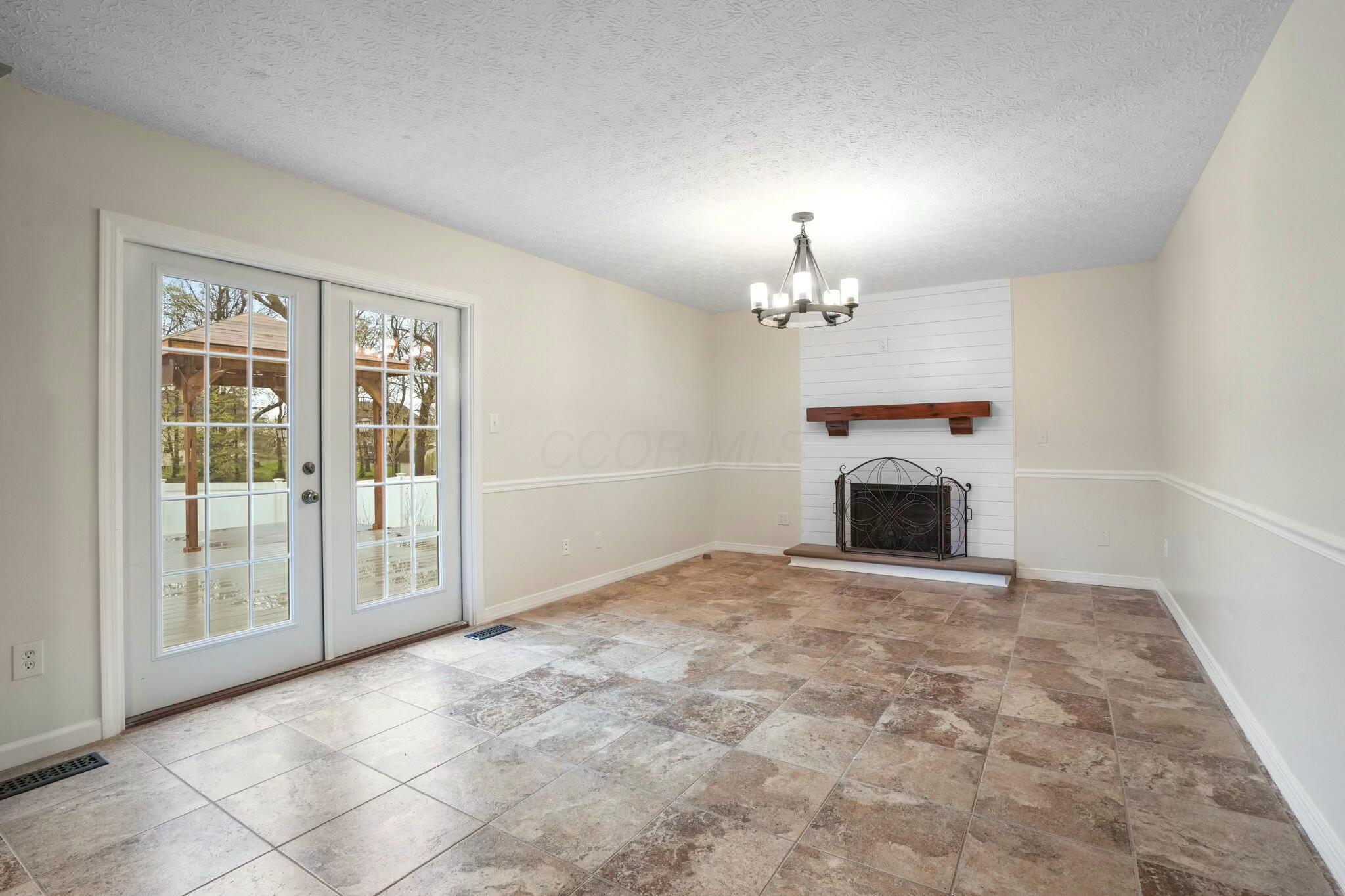 547 Monroe Drive, Ashville, Ohio image 12