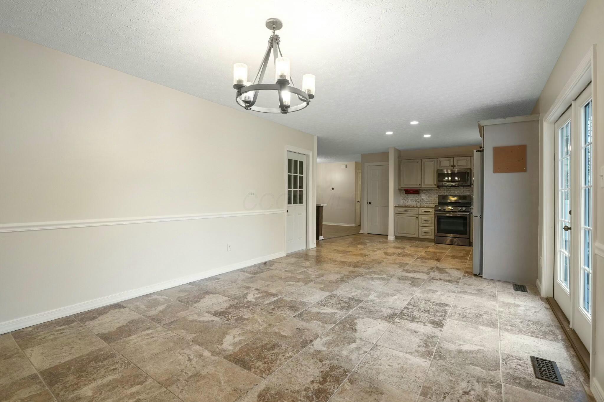 547 Monroe Drive, Ashville, Ohio image 16