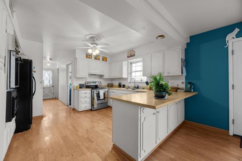 Tiny photo for 4160 Ruxton Lane, Columbus, OH 43220 (MLS # 225045390)