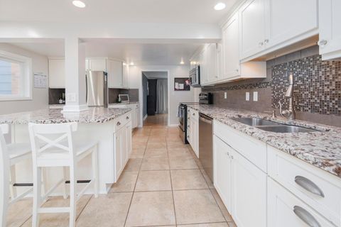 Tiny photo for 104 Sunnyside Drive, Athens, OH 45701 (MLS # 226005694)